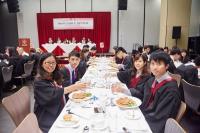 Prof LIU (first from left) and College students enjoyed the High Table Dinner on 18 April 2017.
